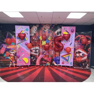 Фотозона из шаров с бантиками и конфетти